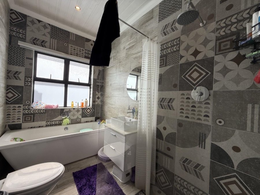 3 Bedroom Property for Sale in Parklands Western Cape